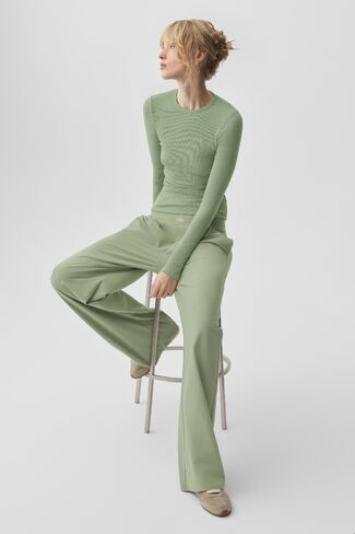 Alo Yoga Suit Up Trouser (Long) - Dune Grass in Kuwait