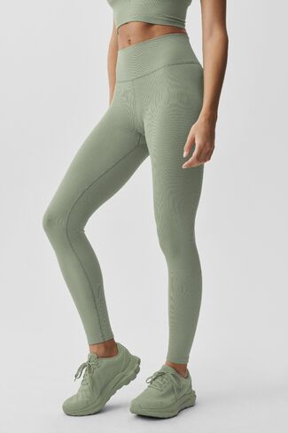 Alo Yoga Seamless Modal Ribbed High-Waist 7/8 Legging - Dune Grass in Kuwait