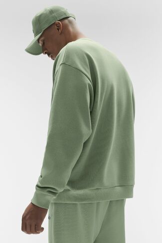 Alo Yoga Accolade Crew Neck Pullover - Dune Grass in Kuwait
