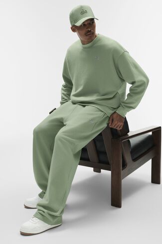 Alo Yoga Accolade Crew Neck Pullover - Dune Grass in Kuwait