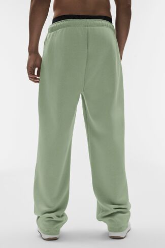 Alo Yoga Accolade Straight Leg Sweatpant - Dune Grass in Kuwait