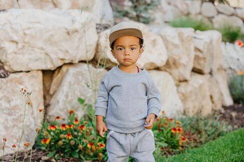 Copper Pearl Crew Sweatshirt: Ultra-Soft Gender Neutral Toddler Sweatshirt, Perfect Cozy, Classic Fit Baby Sweatshirt for Baby Boy Clothes and Baby Girl Clothes - Gray, 18-24m in Kuwait