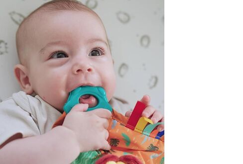 Nuby Teething Blankie Lion in Kuwait