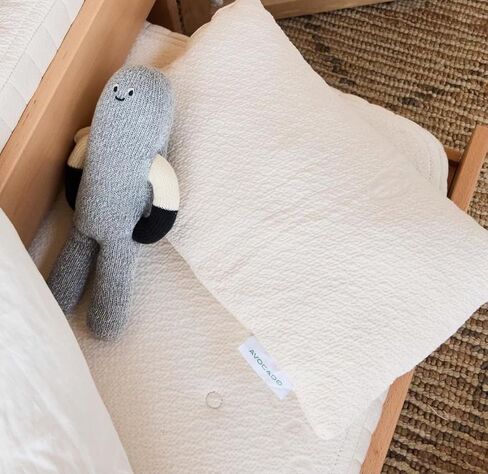 Avocado Organic Toddler Pillow — GOLS-Certified Organic Latex, GOTS-Certified Organic Cotton, 20" x 12" Travel Bed Pillow in Kuwait