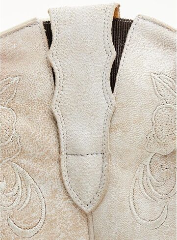 Shyanne Women's Women's Lasy Western Boot Broad Square Toe White 6 1/2 CW US in Kuwait