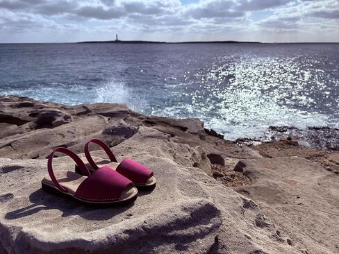 tittimitti Women's Avarcas Sandals – Handmade in Menorca, Spain – Genuine Spanish Leather Upper – Orthopedic Leather Insole – Ultra-Light Outsole – Elegant, Timeless Style in Kuwait
