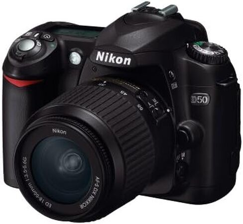 Nikon D50 DSLR Digital Camera with 18-55mm f/3.5-5.6G ED AF-S Zoom Nikkor Lens (Renewed) in Kuwait