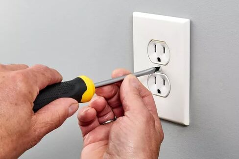 4K Tuya Smart Life Power Outlet Receptacle Wi-Fi Spy Camera 120V Wired (White/Round/Video only, No Audio) in Kuwait