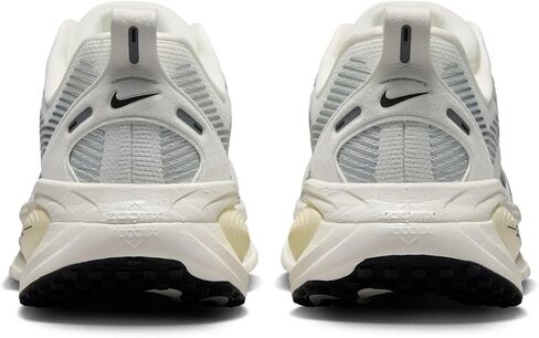 Nike Women's Fomero 18 Sneaker in Kuwait