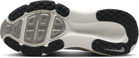 Nike Women's Fomero 18 Sneaker in Kuwait