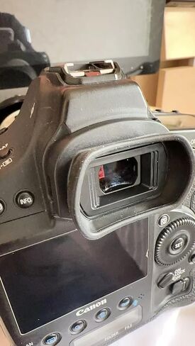 Long Soft Viewfinder Eyecup Eyepiece with Micro Fiber Cloth for EOS 5D Mark IV 5D Mark III 5DS R 5DS 7D 7D Mark II 1Dx Mark II 1Ds Mark III 1D Mark IV 1D Mark III in Kuwait