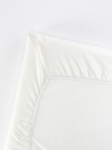 BabyBjörn Travel Crib Light + Fitted Sheet, Black in Kuwait