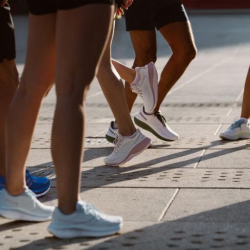 Saucony Women's Hurricane 24 Sneaker in Kuwait