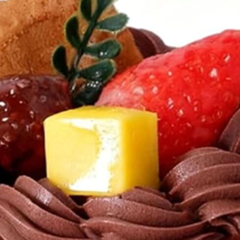 Artificial Birthday Cake 4 Inch Realistic Simulation Cake Display Model for Bakery Shop Window Photography Props (4 Inch (Fruit Biscuit Style)) in Kuwait