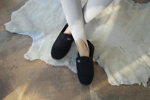 Diabetic Slippers Women, Lymphedema Shoes, Edema Shoes Swollen Feet, Indoor and Outdoor Hook and Loop, Non Slip House Shoes (Black, 9 WIDE) in Kuwait