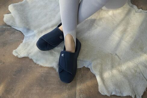 Diabetic Slippers Women, Lymphedema Shoes, Edema Shoes Swollen Feet, Indoor and Outdoor Hook and Loop, Non Slip House Shoes (Navy Blue, 8 WIDE) in Kuwait