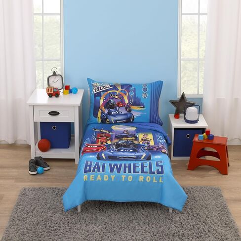 Warner Brothers Batman The Caped Crusader Navy, Gray, and Yellow Bat-Signal 4 Piece Toddler Bed Set - Comforter, Fitted Bottom Sheet, Flat Top Sheet and Reversible Pillowcase in Kuwait