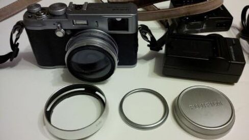 Fujifilm X100 12.3 MP APS-C CMOS EXR Digital Camera with 23mm Fujinon Lens and 2.8-Inch LCD in Kuwait