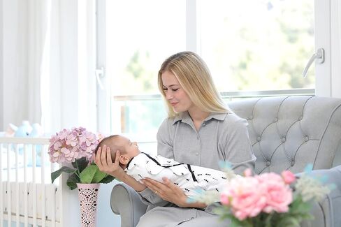 BaeBae Goods Swaddle Blanket, Adjustable Infant Baby Wrap Set of 4, Baby Swaddling Wrap Blankets Made in Soft Cotton (0-3 Months) in Kuwait