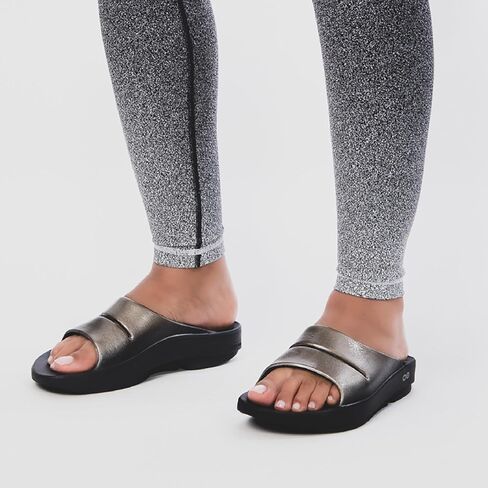 OOFOS OOahh Luxe Recovery Slide, Latte - Women’s Size 5 in Kuwait