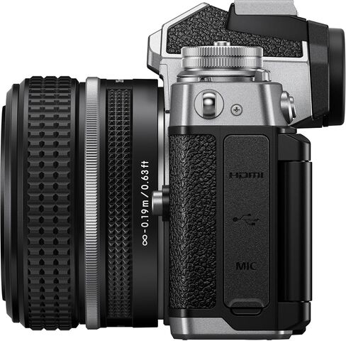 Nikon Zfc Mirrorless Camera with NIKKOR Z 28mm f/2.8 SE Lens, 20.9MP APS-C 4K Vlogging Camera, Retro Style Creator Camera with Wi-Fi, Eye AF, Vari-Angle Screen Bundle with Bag + 64GB Memory Card | For Photography & Video | 20.9MP APS-C Mirrorless Camera + in Kuwait