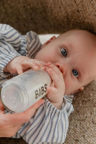BIBS Plastic Baby Bottle, 270 ml, 1-Pack, Ivory | Anti-Colic | Natural Rubber Latex Nipple | Medium Flow | BPA-Free Plastic | Breastfeeding Support | Made in Denmark in Kuwait