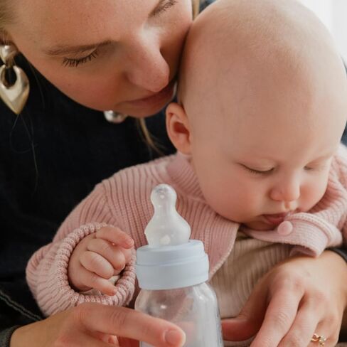 BIBS Plastic Baby Bottle, 150 ml, 1-Pack, Silicone Nipple, Blush | Anti-Colic | Slow Flow | BPA-Free Plastic | Supports Breastfeeding | Made in Denmark | Familiar BIBS Nipple in Kuwait