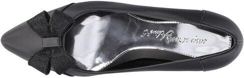 Easy Street Women's Devanna Pump in Saudi Arabia