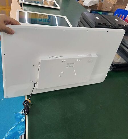 Digital Photo Frame 24 Inch 1920X1080 Motion Sensor 16:9 IPS Screen Digital Picture Frame,Auto Turn On/Off, Auto Play Photo/Video/Music in Kuwait
