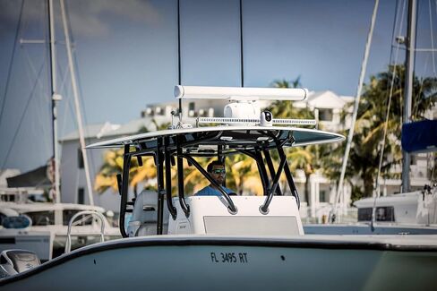 SiOnyx Nightwave Camera, Rugged Ultra-Low Light Color Night Vision Marine Boat Dome Camera with Vinyl Cover and Signature Series Lens Cloth | DIY Installation | Easy-to-Use App Connectivity in Saudi Arabia