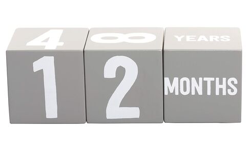 Kate & Milo First Moments Wooden Baby Milestone Blocks | Includes 3 Wooden Age Blocks, Numbers 0-9, Weeks, Months and Years, Pregnancy and Baby Milestone Photo Props in Saudi Arabia