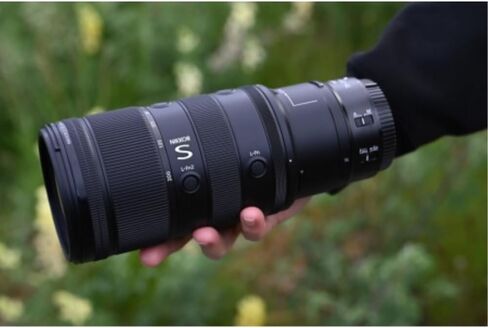 مجموعة عدسة Nikon NIKKOR Z مقاس 70-200 مم f/2.8 VR S II المتوافقة مع حامل Z (إطار كامل) مع فلتر للأشعة فوق البنفسجية + حافظة غطاء العدسة + مجموعة تنظيف فاخرة + قطعة قماش للتنظيف (5 قطع) in Kuwait