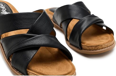 EuroSoft Women's Eirene Slide Sandal, Black, 8.5 in Saudi Arabia