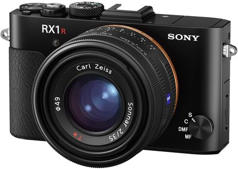 Sony Cyber-Shot DSC-RX1R II Digital Camera & Card Reader Bundle in Kuwait