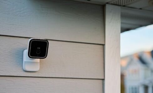 Smart Home Compatible with Outdoor Vivint Security Camera Gen 3, AI + Radar Detection, Smart Deter, Enhanced Night Vision in Saudi Arabia