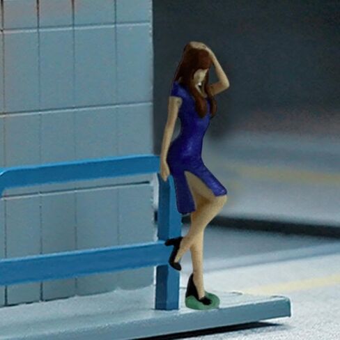 Miniature Model Figures 1/64 Women Figures Model Photography Props Simulation in Saudi Arabia