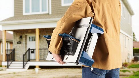 BOSCH RA1141 Portable Benchtop Router Table and 1617EVS 2.25 HP Electronic Fixed-Base Router in Kuwait