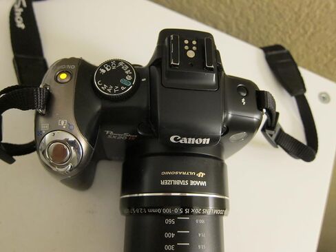 Used Canon PowerShot SX20IS Bridge Camera in Kuwait