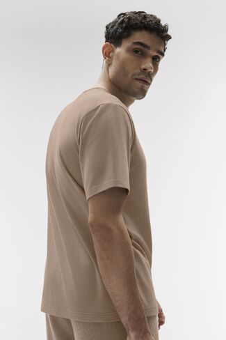 Alo Yoga Street Essential Tee - Gravel in Saudi Arabia