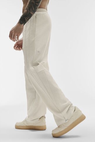 Alo Yoga Takeaway Track Straight Leg Pant - Bone in Kuwait
