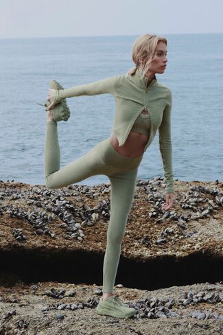 Alo Yoga Seamless High-Waist Two Tone Rib Legging - Dune Grass Heather in Saudi Arabia