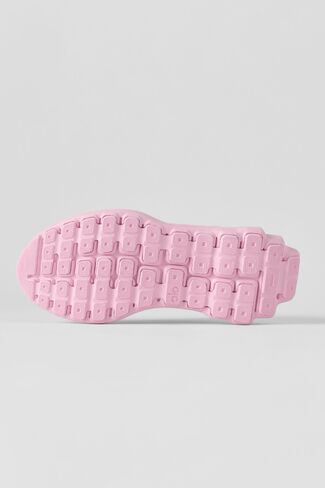 Alo Yoga ALO Runner - Pink Marshmallow in Saudi Arabia