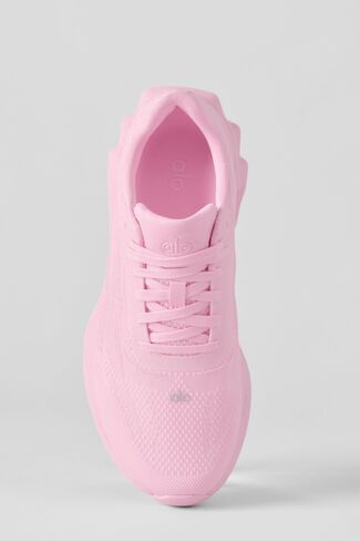 Alo Yoga ALO Runner - Pink Marshmallow in Saudi Arabia