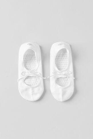 Alo Yoga Ballet Grip Sock - White in Saudi Arabia