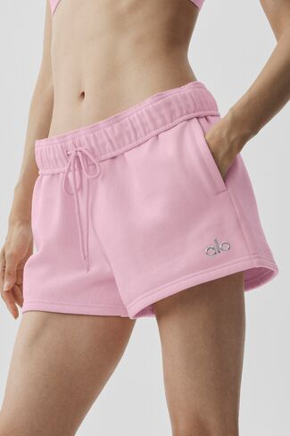 Alo Yoga Accolade Short - Pink Marshmallow in Saudi Arabia
