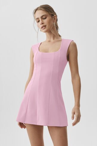 Alo Yoga ALO Softsculpt Desire Tennis Dress - Pink Marshmallow in Kuwait