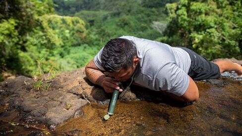 LifeStraw Personal Water Filter for Hiking,Travel and Emergency, Green, 1PK | Water Filter for Hiking, Camping, Travel, and Emergency Preparedness, Removes Bacteria & Parasites in Kuwait