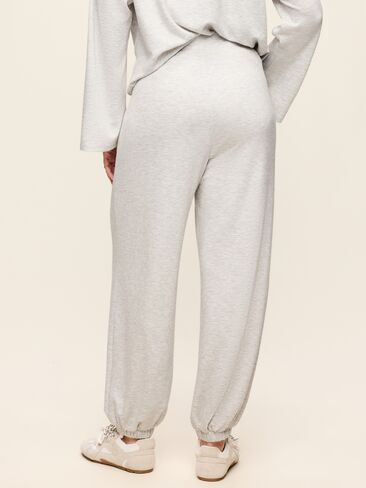 Old Navy Oversized Bounce Lite Bubble Jogger Sweatpants - Light Gray Heather in Kuwait
