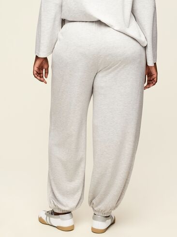 Old Navy Oversized Bounce Lite Bubble Jogger Sweatpants - Light Gray Heather in Kuwait