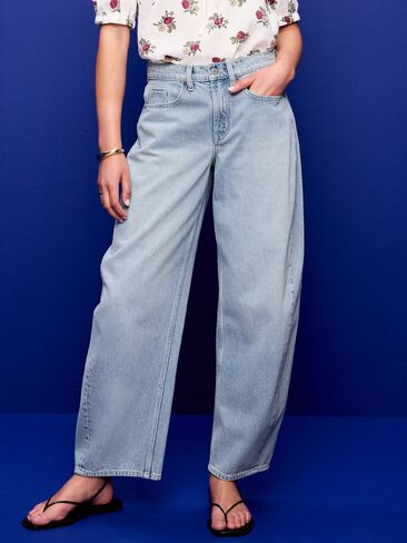 Old Navy The Arc Mid-Rise Barrel Jeans - Light Wash in Saudi Arabia